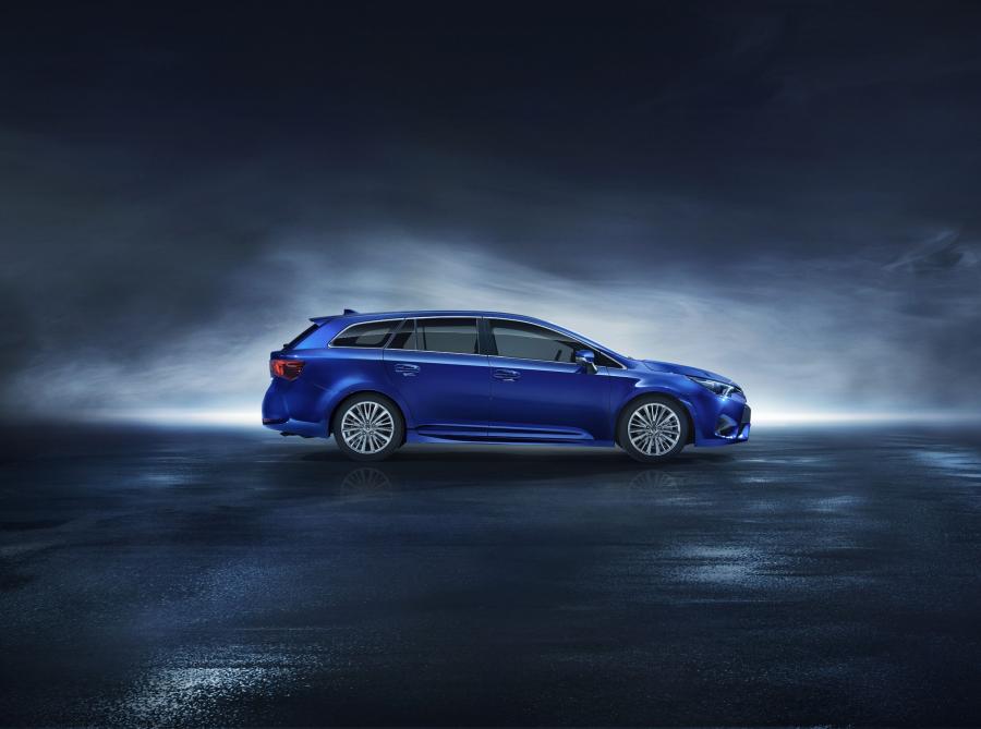  Toyota Avensis Touring Sports 2015 года  (фото 7 из 31)
